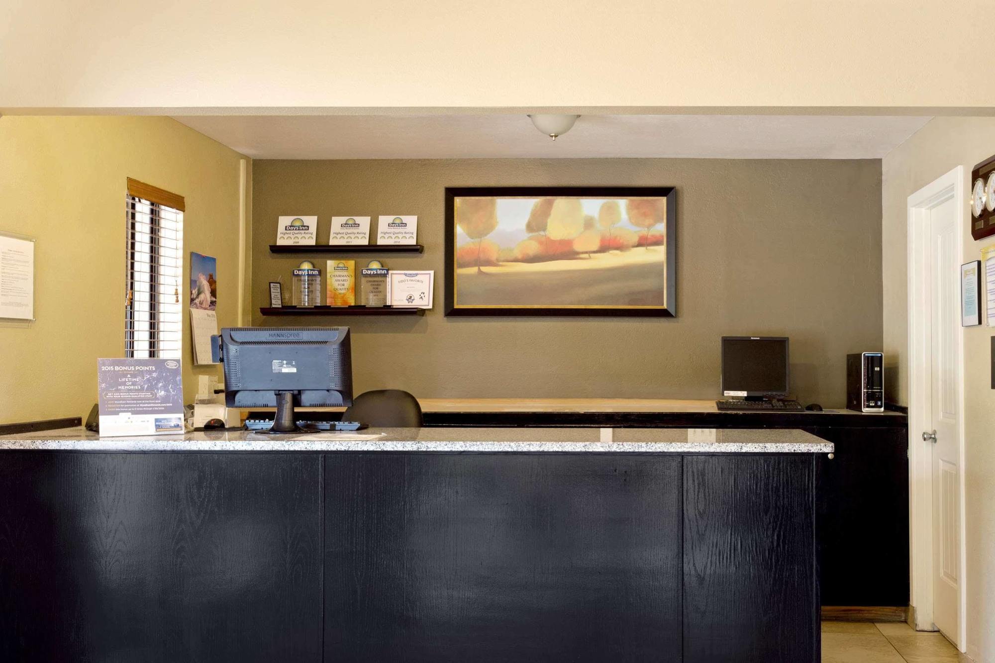 Days Inn By Wyndham Provo Eksteriør billede