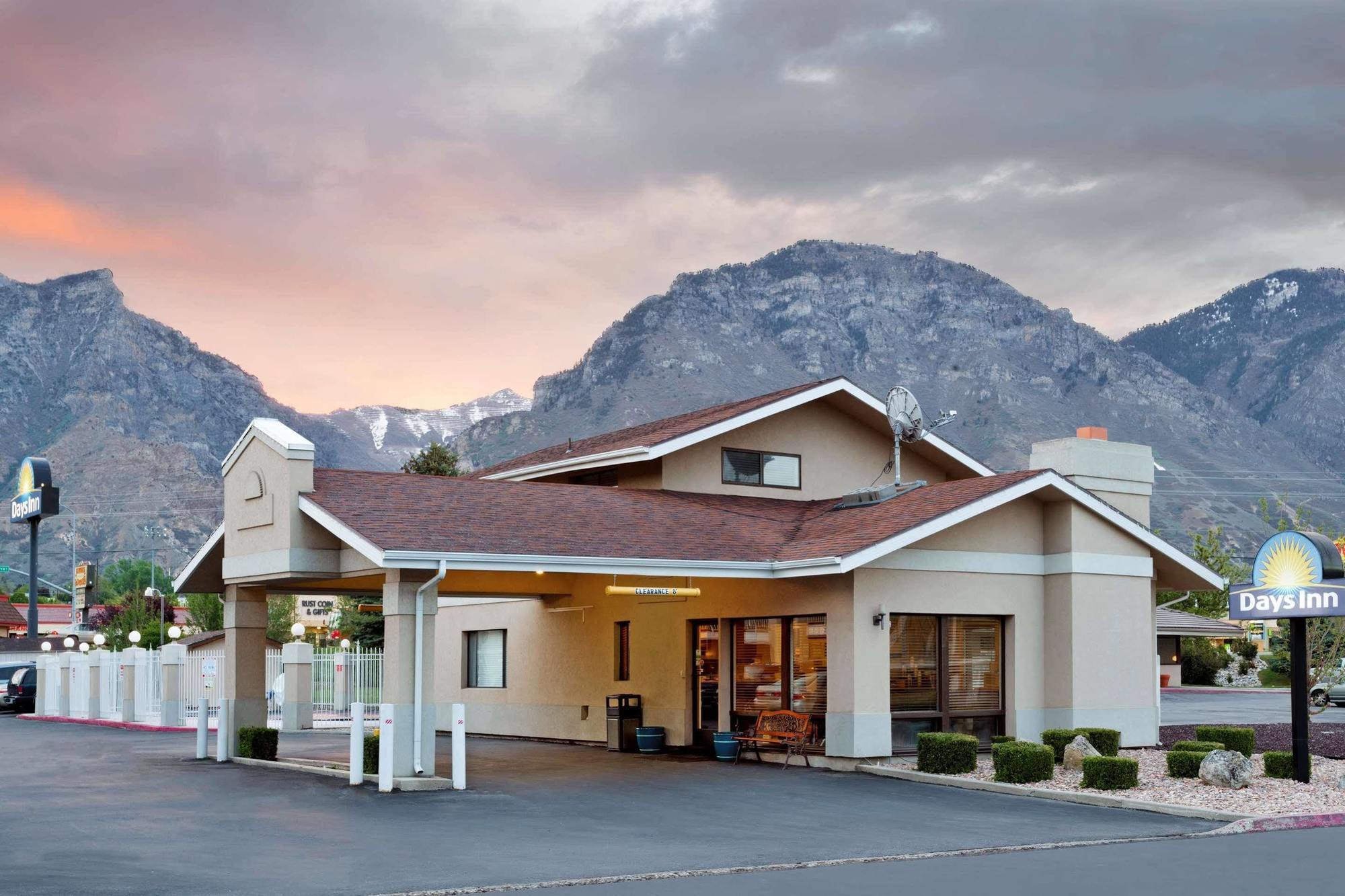 Days Inn By Wyndham Provo Eksteriør billede